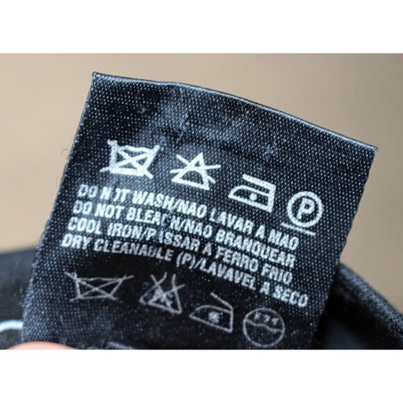 Laurel by Escada - Vintage Y2K Embroidered Straight Skirt in Black, sz 42 or Med - Picture 9 of 10